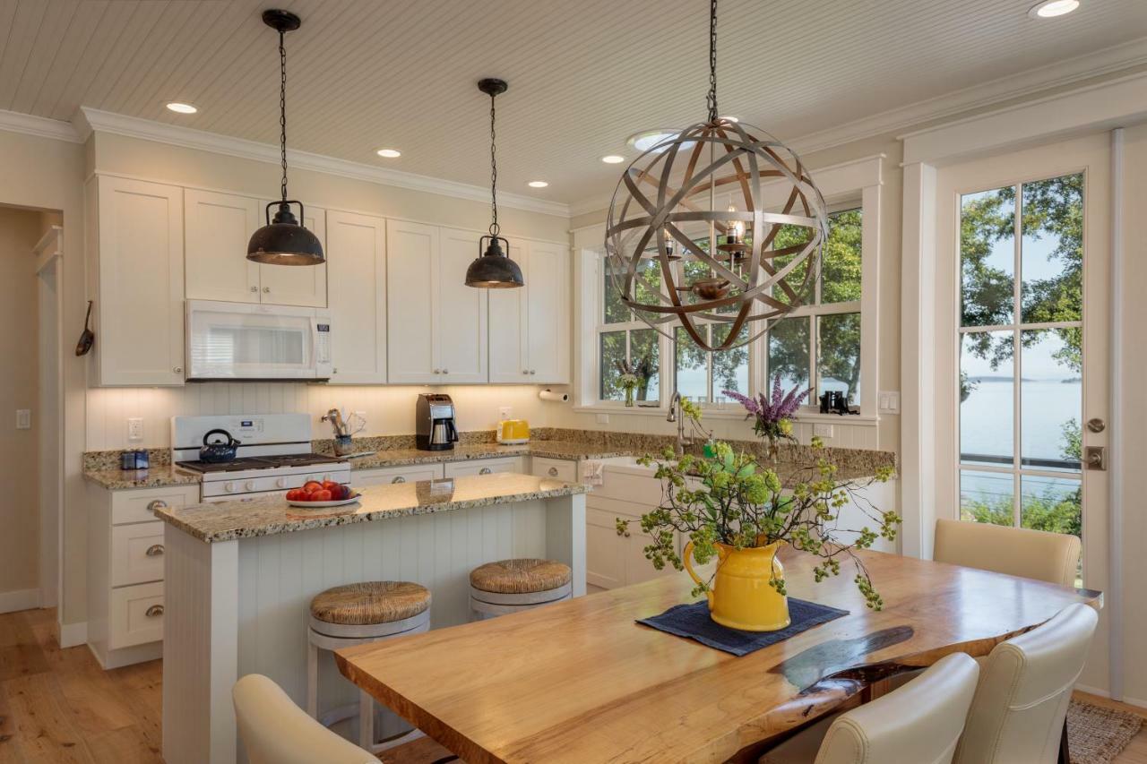 Orcas Beach Cottage Eastsound 外观 照片
